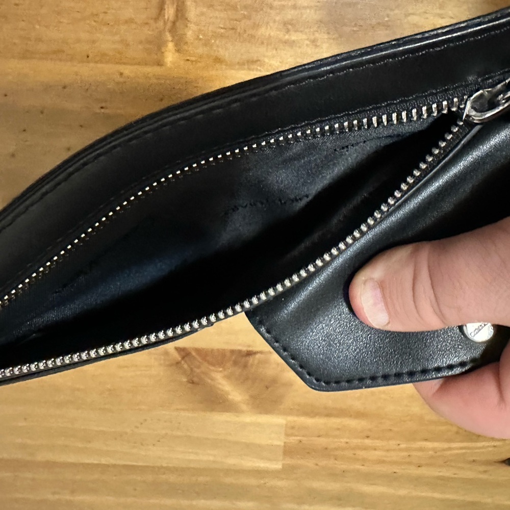 Calvin Klein Wristlet Wallet Black - Picture 5 of 8